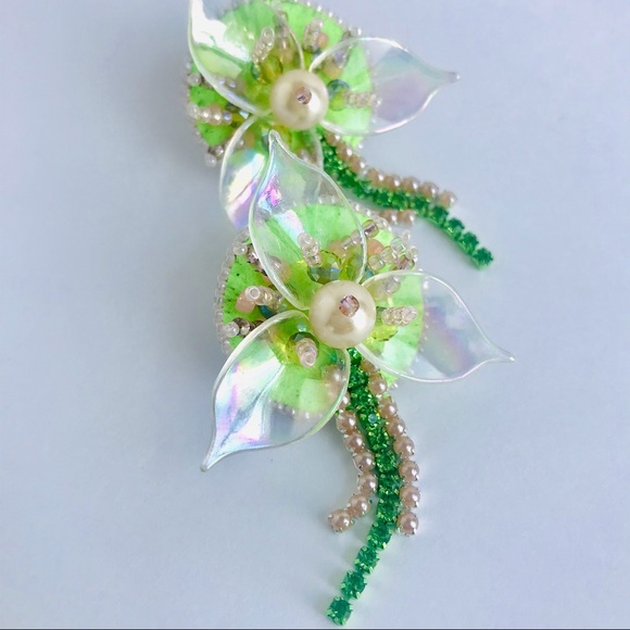 Floral stud earrings with crystal chain pendant - Picture 2 of 10